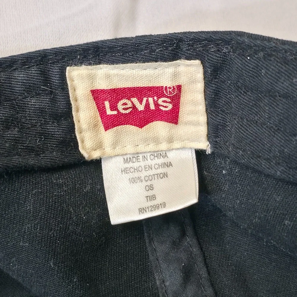 Levi's Batwing Baseball Cap Adjustable Strap‎ One Size Black with Red Logo Black